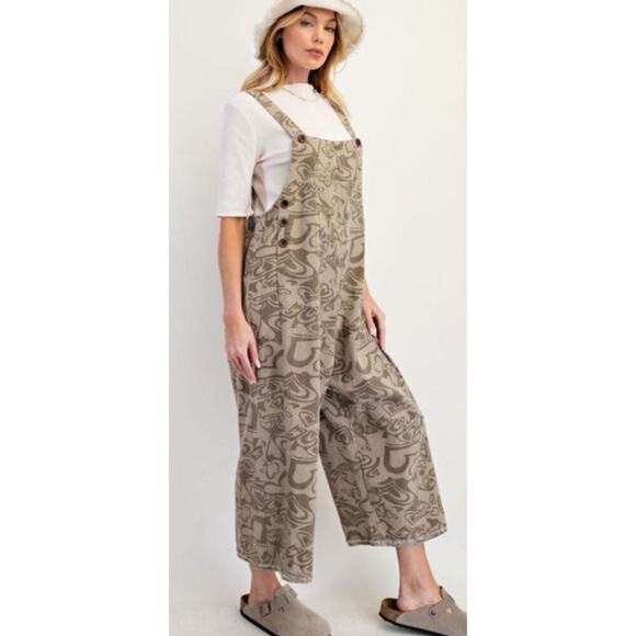 EASEL HEART PRINTED OVERALLS SIZE M - Picture 1 of 1